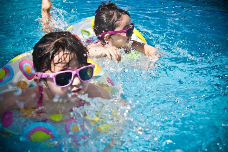Three fun ideas to experience the ultimate vacation feeling at home with family!