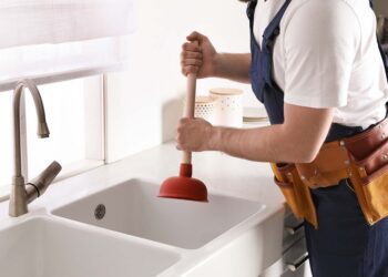 Why Choose A Professional Service To Clean The Drainage