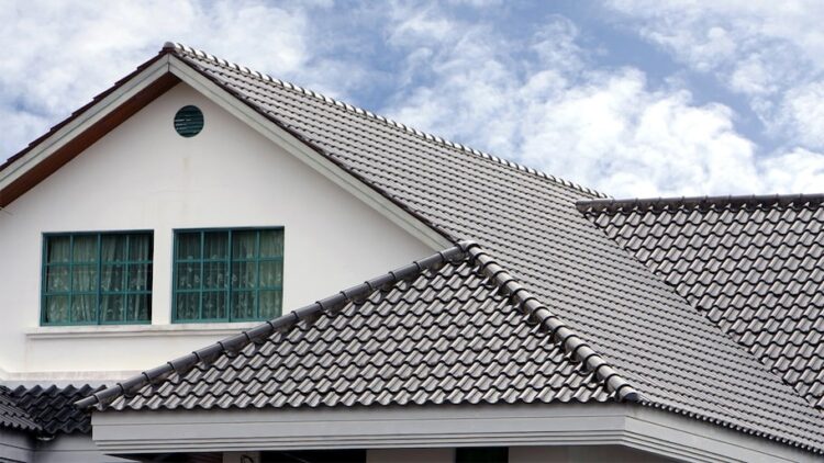 How To Become A Roofer?