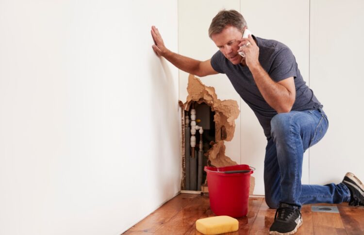 The Essential Guide to Handling a Plumbing Emergency
