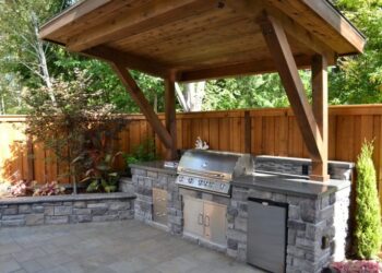Small Outdoor Kitchen Ideas: Maximizing Style and Functionality in Compact Spaces
