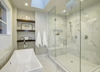 How to Choose the Right Walk-In Shower for Your Home